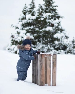 ❄️ SPORTLOV ❄️

I alla fall för delar av Sverige just denna veckan. Vi har kommit hem från BB med en liten nyfödd och hela familjen är hemma just den här veckan för att landa lite!
När vi åkte iväg till förlossningen var det mer eller mindre snökaos och när vi åkte hem hade det blivit vår kändes det som! 😍 Kontraster!

Vad gör ni på sportlovet? 
.
.
.
.
.
#barnfotograf #barnfotografering #fotografrenee #studiofotografering #vallentuna #täby #österåker #stockholm #norrort #viföräldrar #vimedbarn #mammaliv #pappaliv #barntipsbloggen #småbarnsföräldrar #föräldraliv #utomhusfotografering #vinterbilder